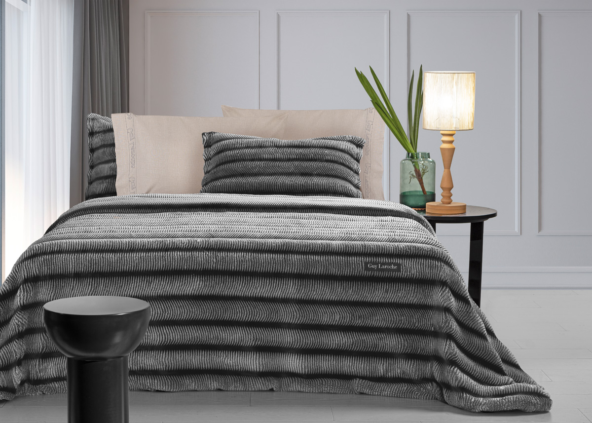Κουβέρτα Υπέρδιπλη Guy Laroche Gazelle Black 220x240