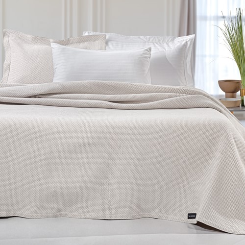 Κουβέρτα Υπέρδιπλη Guy Laroche Slalom Ivory 245X260