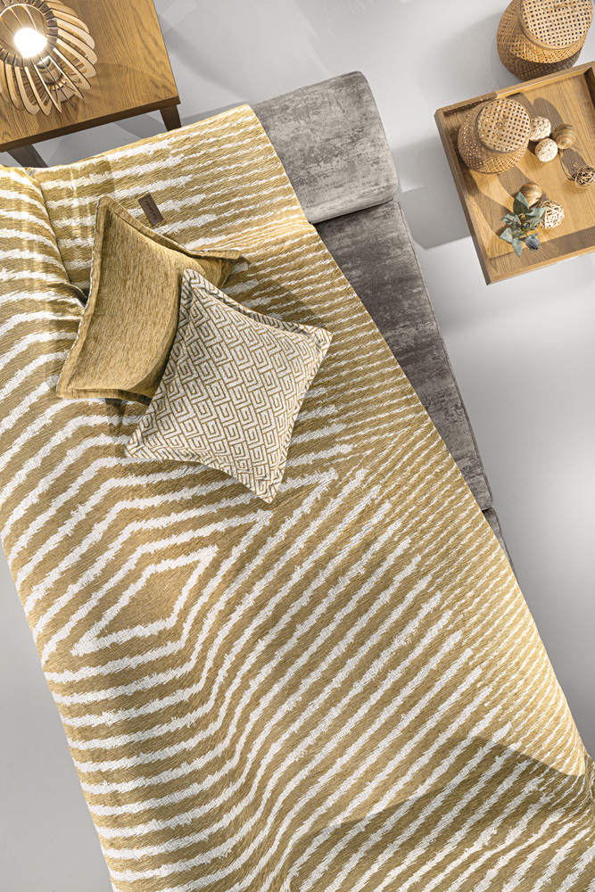 Ριχτάρι Διθέσιου Guy Laroche Norton 180X250 Golden