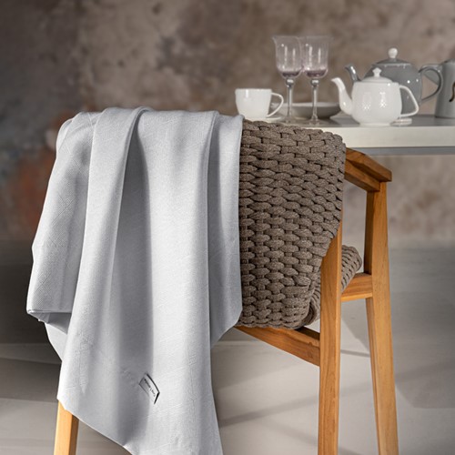 Tραπεζομάντηλο Guy Laroche 160X320 Motion Silver