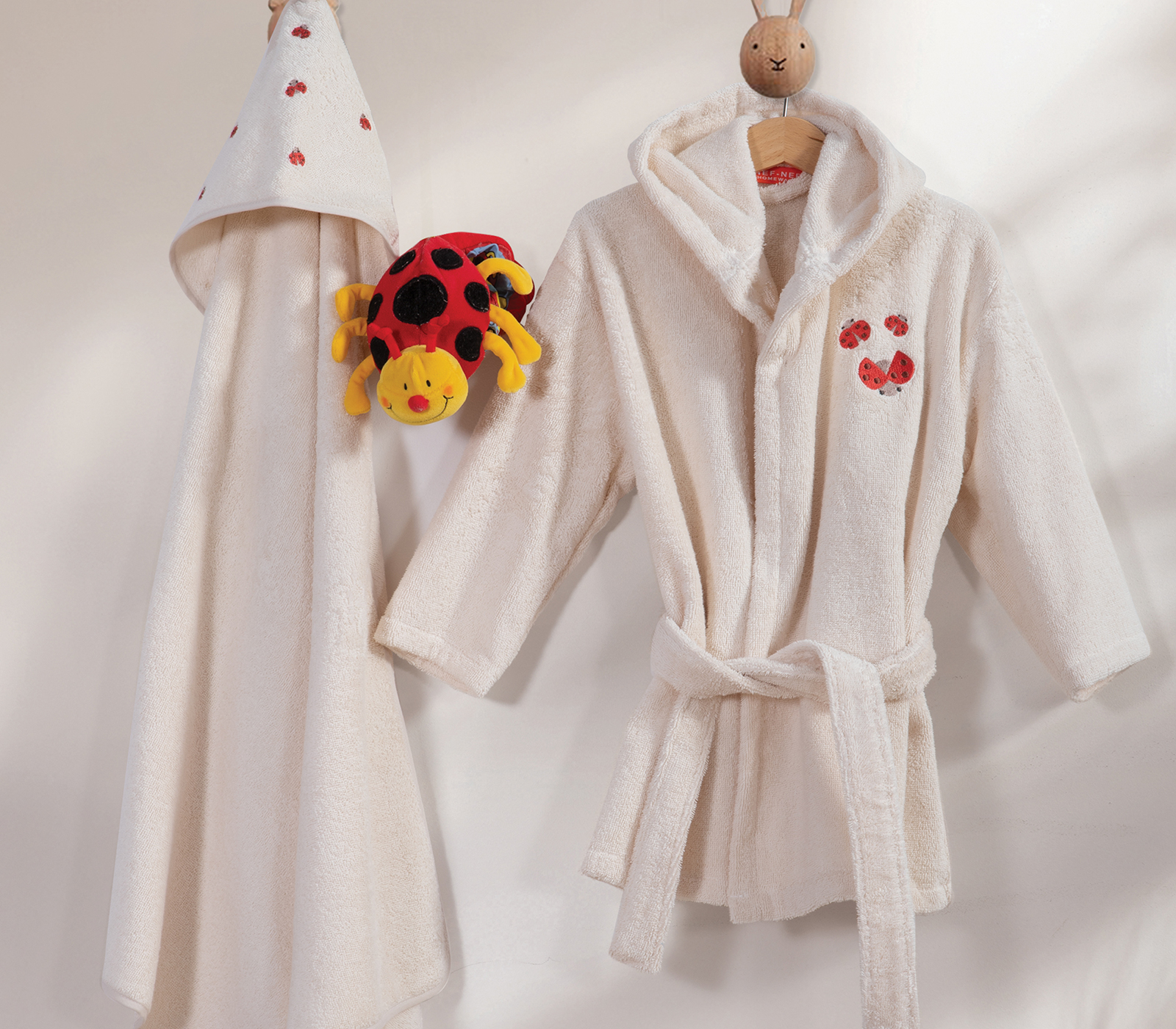 Βρεφική Κάπα Nef-Nef Homeware Lady Bug 75x75 Ecru