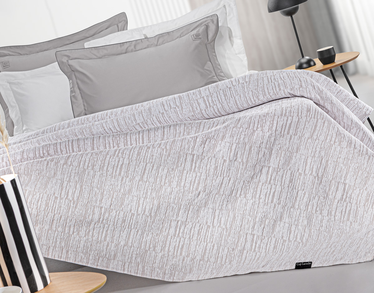 Κουβέρτα King Size Guy Laroche Diana Smoke 260X250