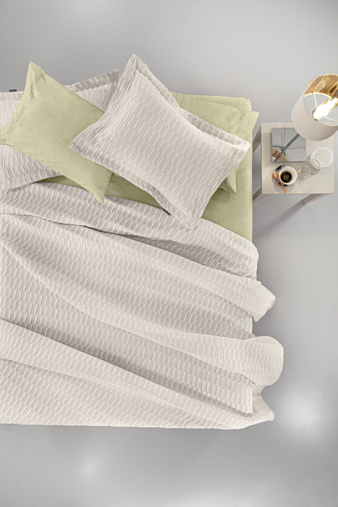 Κουβερτόριο Υπέρδιπλο Guy Laroche Fiji Ivory 245X260