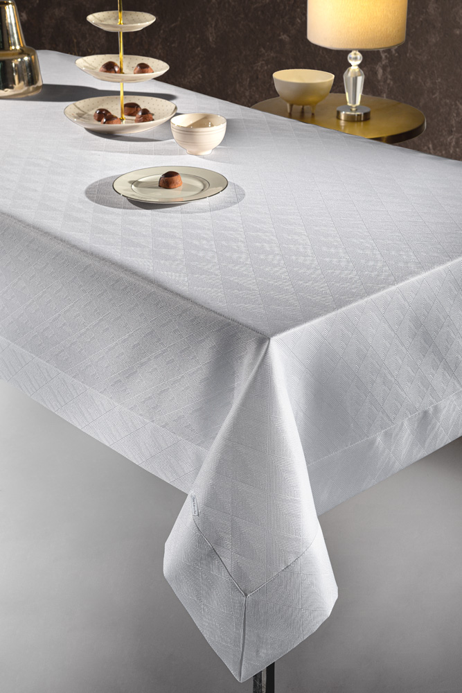 Tραπεζομάντηλο Guy Laroche 160X320 Motion Silver